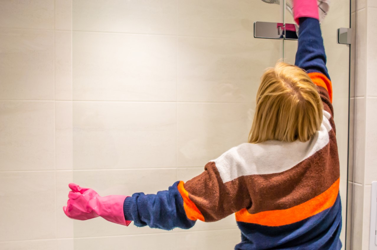 How to Clean Shower Glass